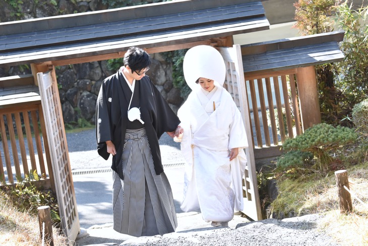 大神神社の結婚式で白無垢の綿帽子の写真