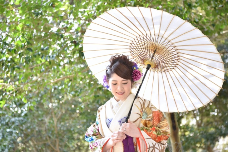 結婚式の前撮りを奈良で和装の洋髪の髪型でヘアスタイルのデータ付き写真