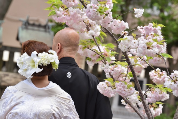難波八坂神社とスイスホテルの結婚式の写真
