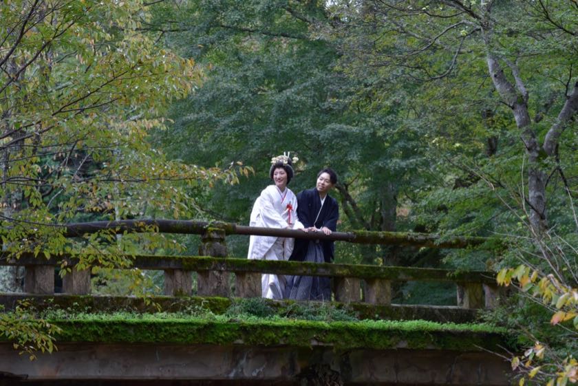 吉野神宮結婚式の新郎新婦の写真