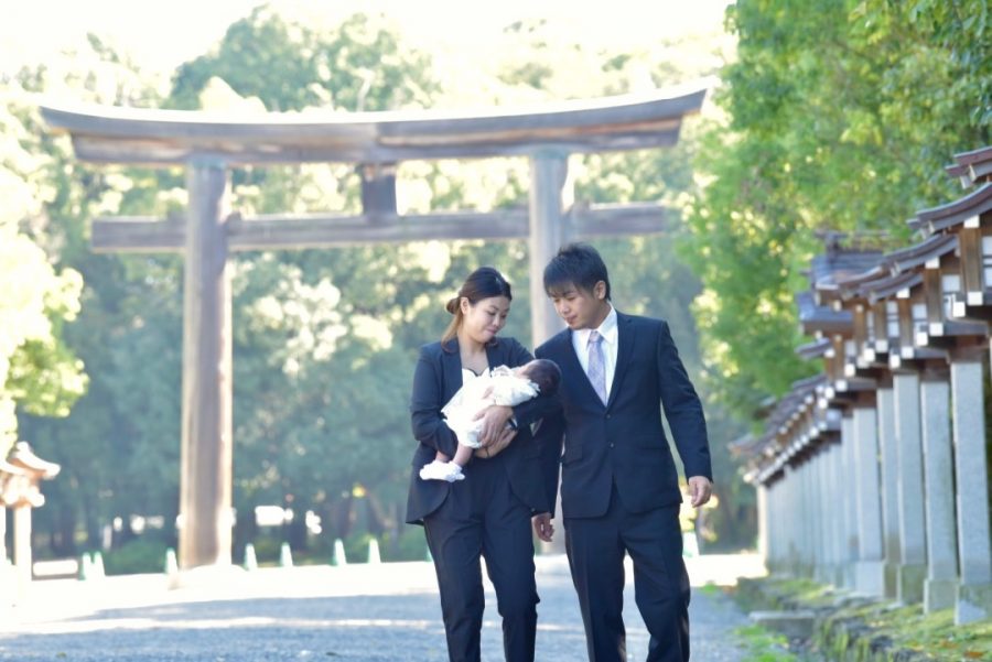 橿原神宮で赤ちゃんのお宮参り写真
