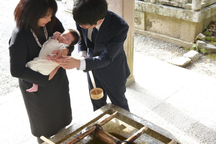 松尾大社でお宮参りの赤ちゃんの写真