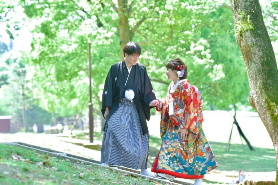 結婚式の前撮りを奈良公園で和装の写真