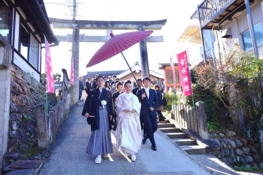 紅葉の吉野山の吉水神社の結婚式