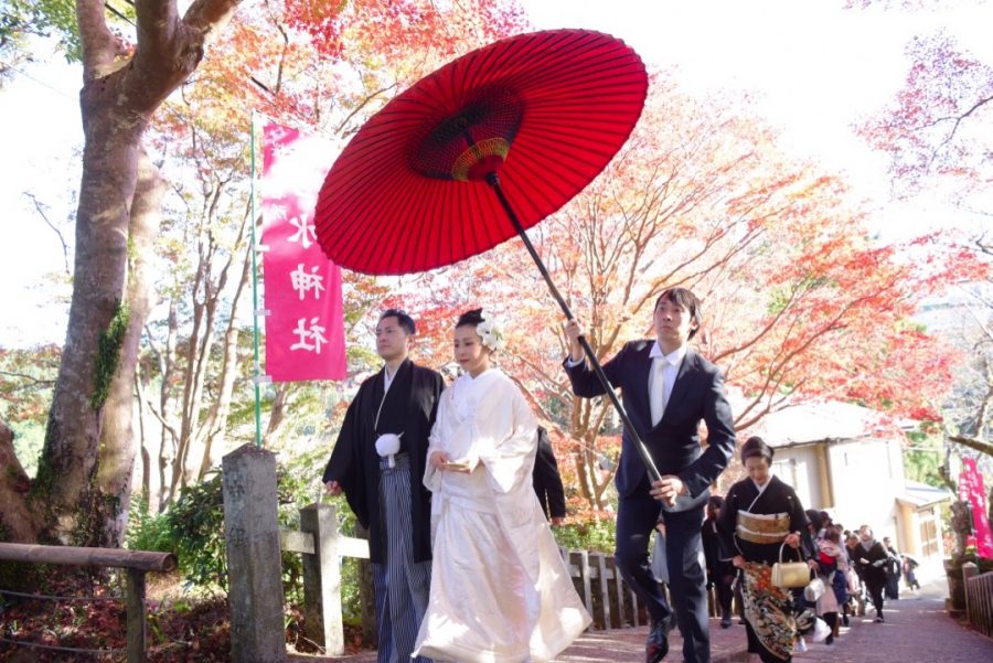 紅葉の吉野山の吉水神社の結婚式