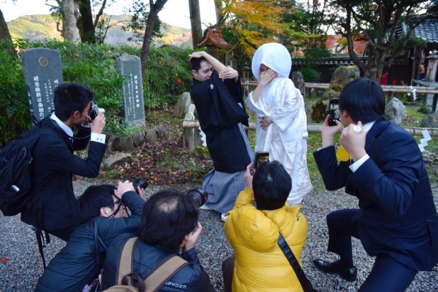 紅葉の吉野山の吉水神社の結婚式