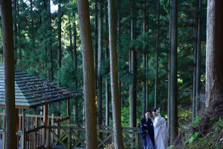紅葉の吉野山の吉水神社の結婚式