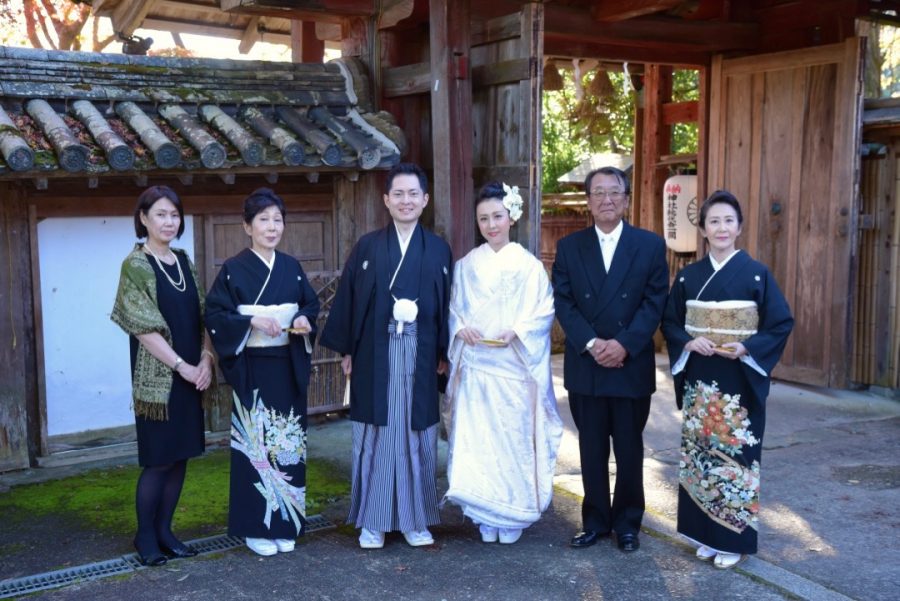 紅葉の吉野山の吉水神社の結婚式