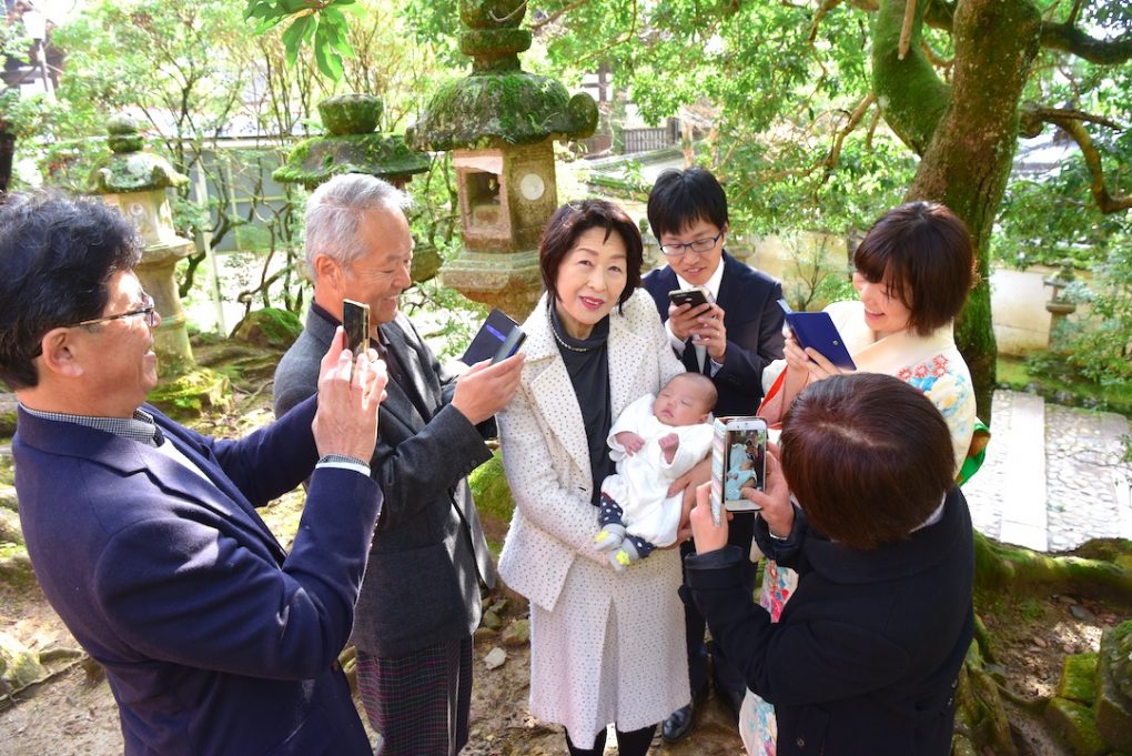 春日大社のお宮参り記念写真撮影