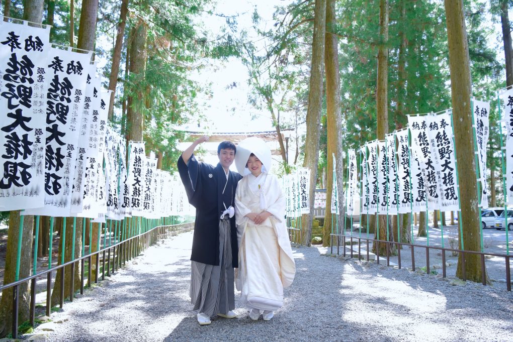 熊野本宮大社で白無垢カツラ綿帽子での結婚式の写真