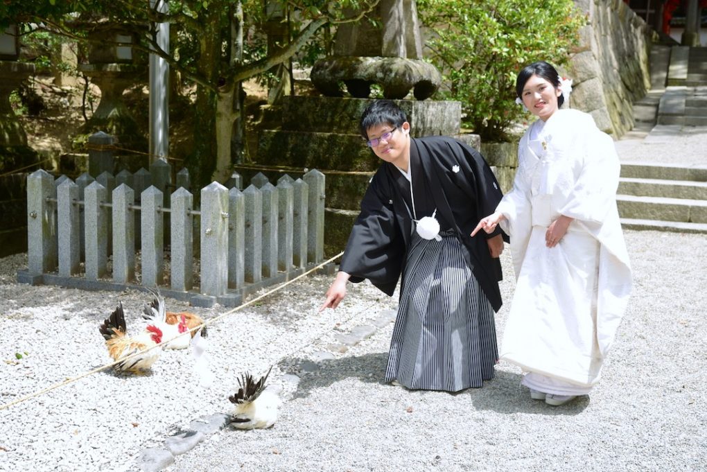 石上神宮での白無垢と色打掛けの洋髪での結婚式