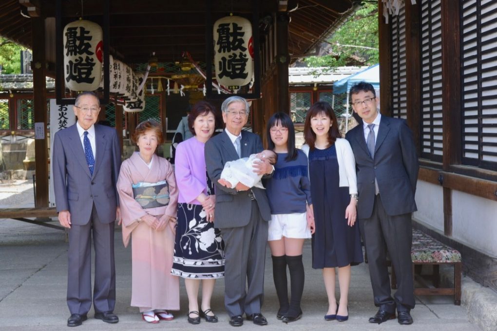 御香宮神社でのお宮参り記念写真