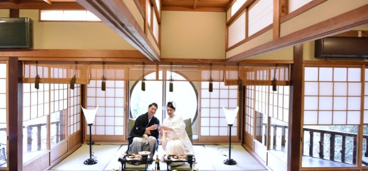 江戸三で食事会と氷室神社で結婚式