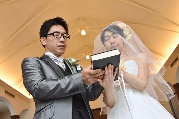 データ付きのフォトウエディングと写真だけの結婚式