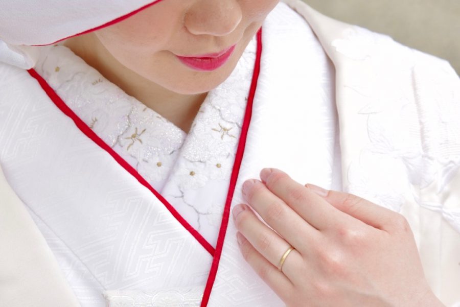 石上神宮の結婚式の白無垢衣装と色打掛け衣装の写真
