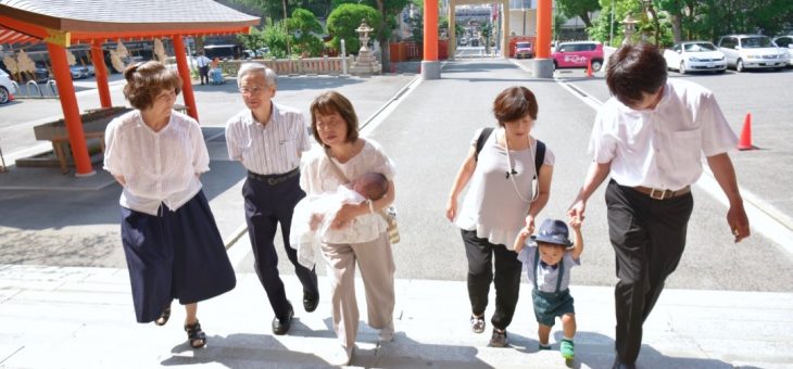 生田神社のお宮参りはすでに夏の日差しでの参拝でした(18.6.25)