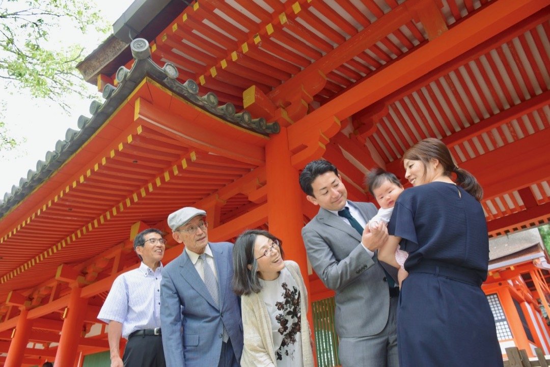 春日大社でお宮参りのご祈祷記念写真